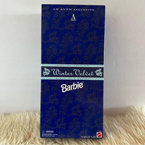 Vintage New in Box Winter Velvet Barbie Doll - Picture 8 of 13